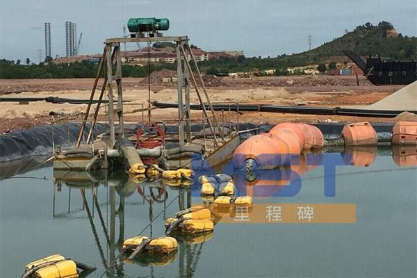 Submersible slurry pump for sand dredging